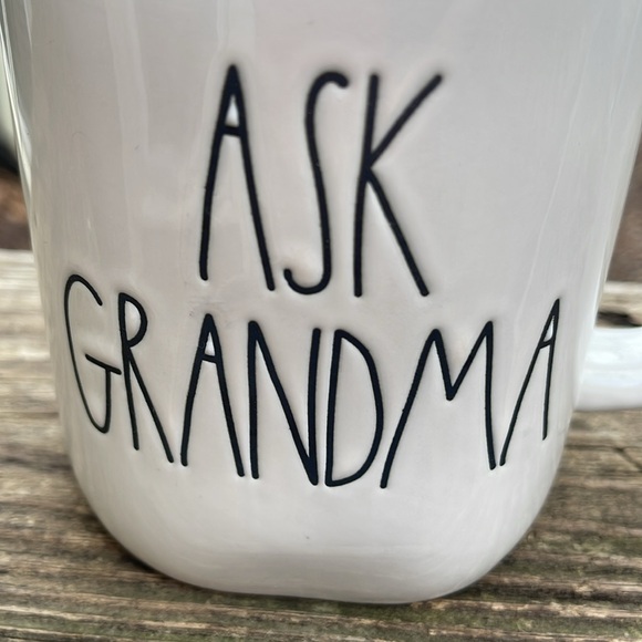 Rae Dunn "ASK GRANDMA " Ceramic Mug - Picture 5 of 6